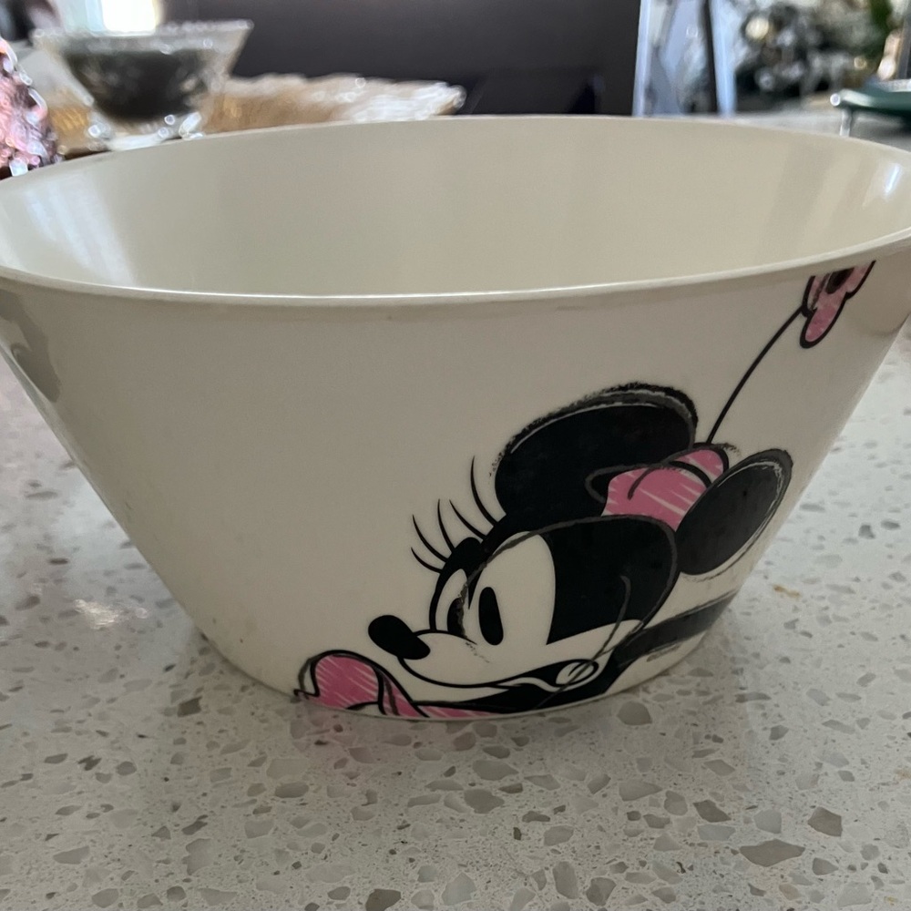 Zak! Designs Disney Minnie Mouse Pink and White Bowl